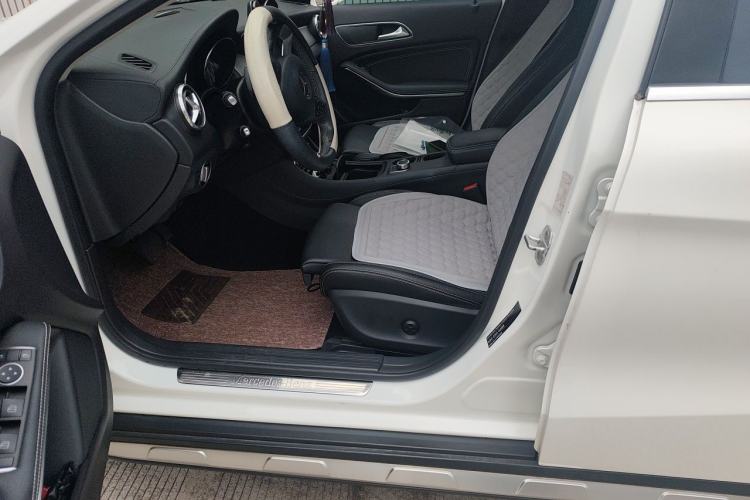 Used Mercedes-Benz GLA 2016 GLA 200 Fashion Model Left Front Seat