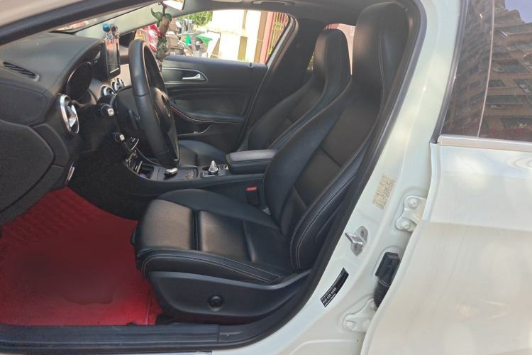 Used Mercedes-Benz GLA 2016 GLA 200 Fashion Model Left Front Seat