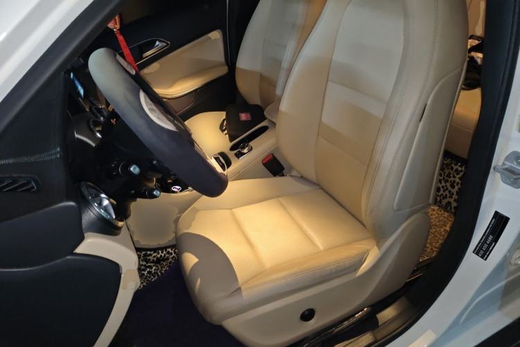Used Mercedes-Benz GLA 2016 GLA 200 Sport Edition Left Front Seat