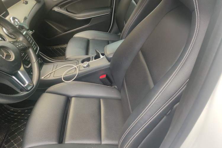 Used Mercedes-Benz GLA 2016 GLA 200 Sport Edition Left Front Seat