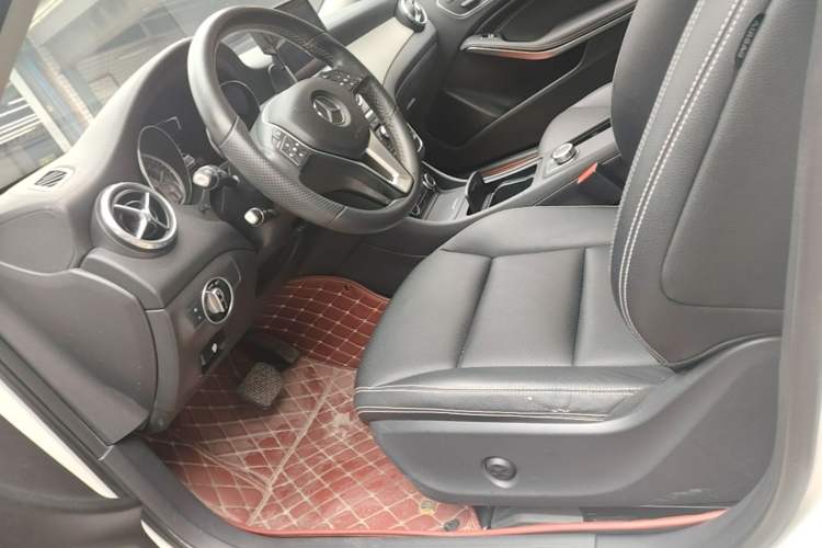Used Mercedes-Benz GLA 2016 GLA 220 4MATIC Luxury Model Left Front Seat