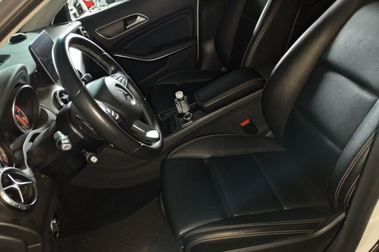 Used Mercedes-Benz GLA 2016 GLA 220 4MATIC Fashion Edition Left Front Seat