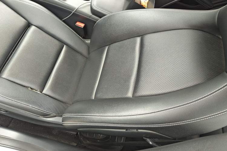 Used Mercedes-Benz GLA 2016 GLA 200 Fashion Model Left Front Seat