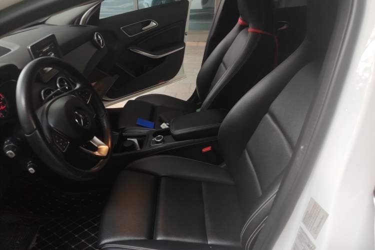 Used Mercedes-Benz GLA 2016 GLA 200 Sport Edition Left Front Seat
