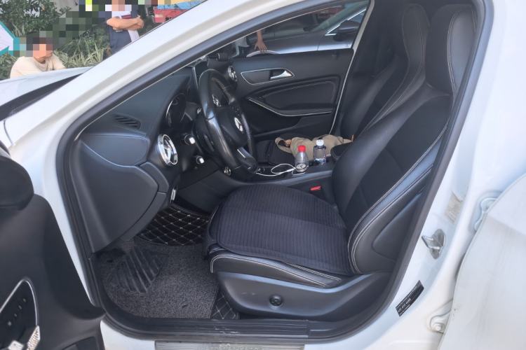 Used Mercedes-Benz GLA 2016 GLA 200 Fashion Model Left Front Seat