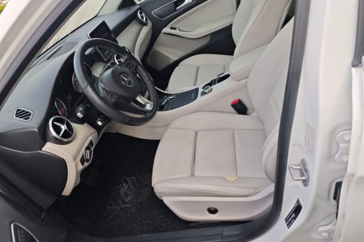 Used Mercedes-Benz GLA 2016 GLA 200 Sport Edition Left Front Seat