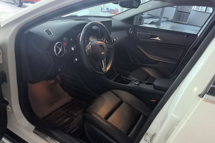 Used Mercedes-Benz GLA 2016 GLA 220 4MATIC Luxury Model Left Front Seat