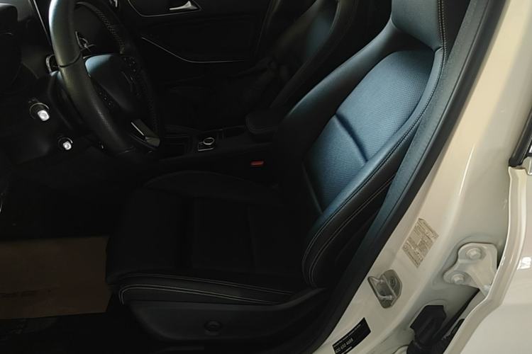 Used Mercedes-Benz GLA 2016 GLA 200 Sport Edition Left Front Seat
