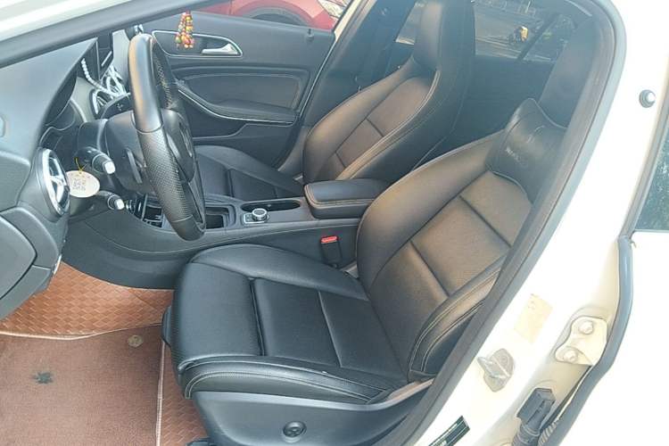 Used Mercedes-Benz GLA 2016 GLA 200 Sport Edition Left Front Seat