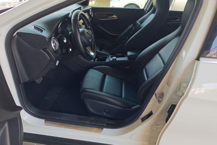 Used Mercedes-Benz GLA 2016 GLA 200 Sport Edition Left Front Seat