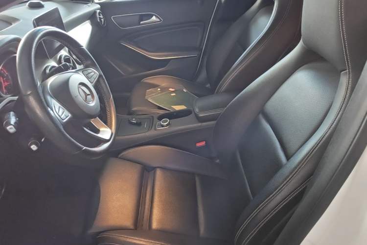 Used Mercedes-Benz GLA 2016 GLA 220 4MATIC Fashion Edition Left Front Seat