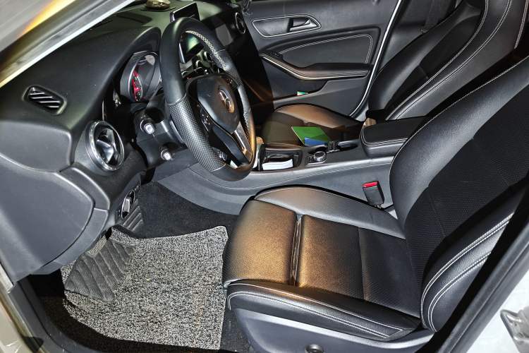 Used Mercedes-Benz GLA 2016 GLA 200 Sport Edition Left Front Seat