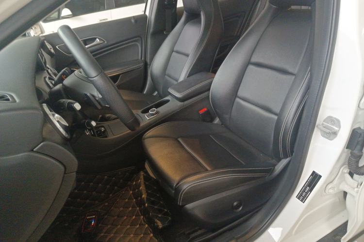 Used Mercedes-Benz GLA 2016 GLA 200 Sport Edition Left Front Seat