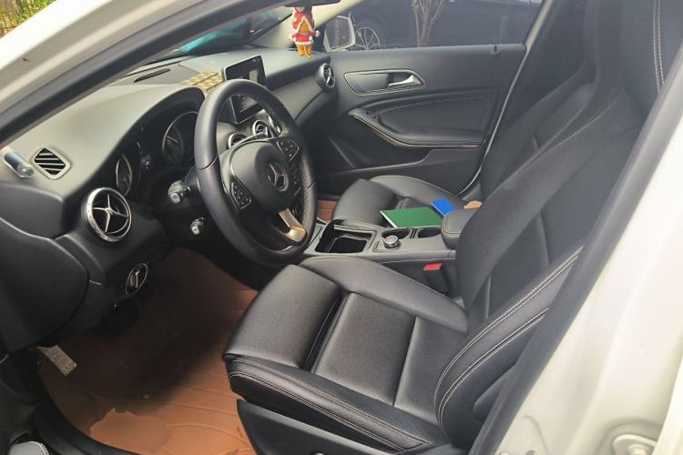 Used Mercedes-Benz GLA 2016 GLA 200 Sport Edition Left Front Seat