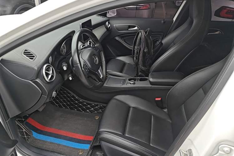 Used Mercedes-Benz GLA 2016 GLA 220 4MATIC Fashion Edition Left Front Seat
