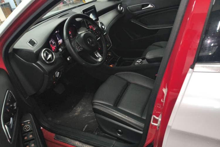 Used Mercedes-Benz GLA 2016 GLA 200 Sport Edition Left Front Seat