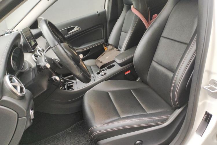 Used Mercedes-Benz GLA 2016 GLA 200 Fashion Model Left Front Seat