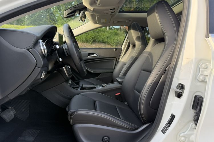 Used Mercedes-Benz GLA 2016 GLA 200 Fashion Model Left Front Seat