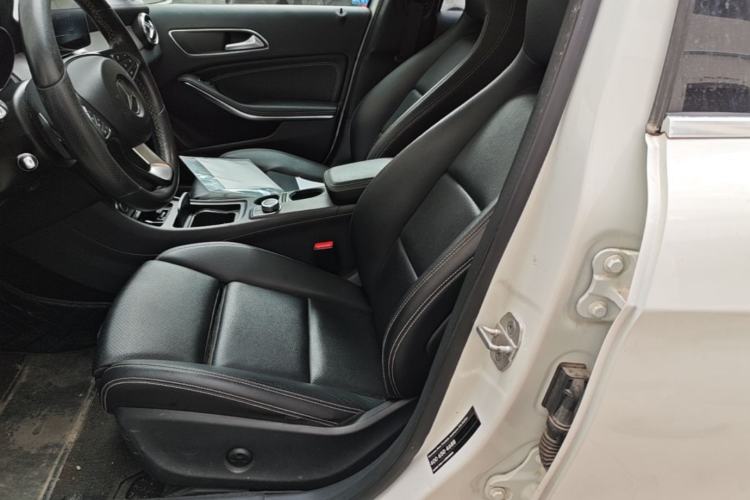Used Mercedes-Benz GLA 2016 GLA 200 Fashion Model Left Front Seat