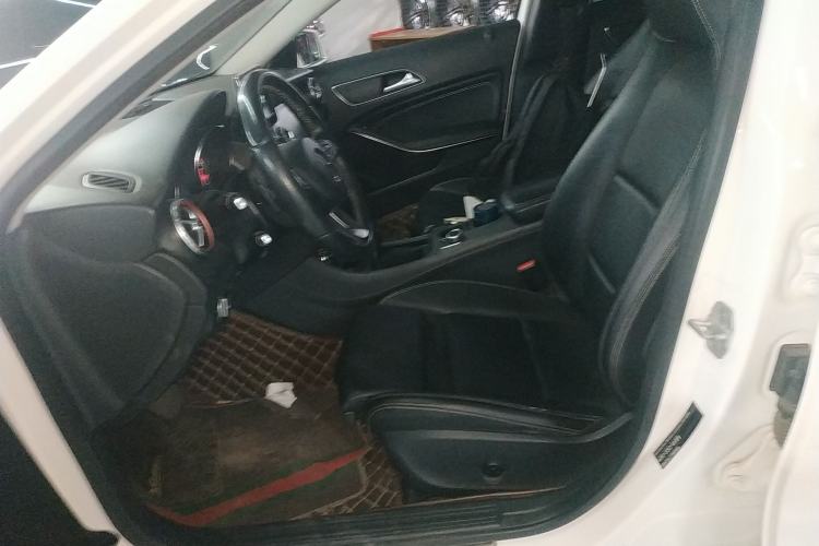Used Mercedes-Benz GLA 2016 GLA 200 Fashion Model Left Front Seat