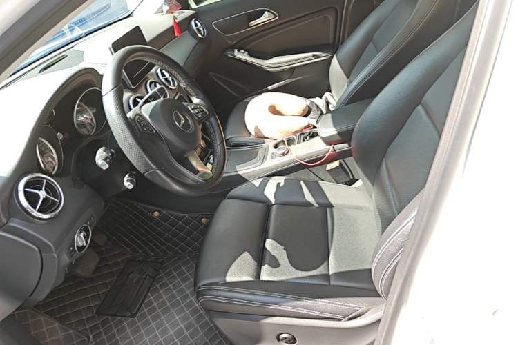 Used Mercedes-Benz GLA 2016 GLA 200 Sport Edition Left Front Seat