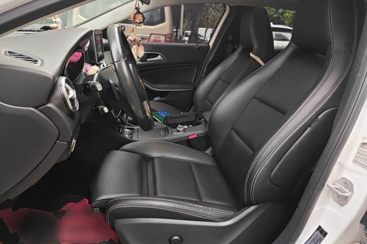 Used Mercedes-Benz GLA 2016 GLA 200 Sport Edition Left Front Seat