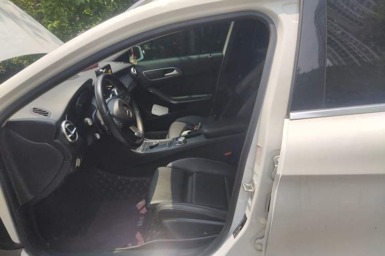 Used Mercedes-Benz GLA 2016 GLA 200 Sport Edition Left Front Seat
