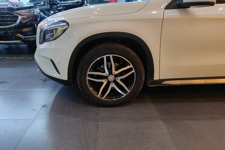 Used Mercedes-Benz GLA 2016 GLA 200 Fashion Model Left Front Wheel Hub