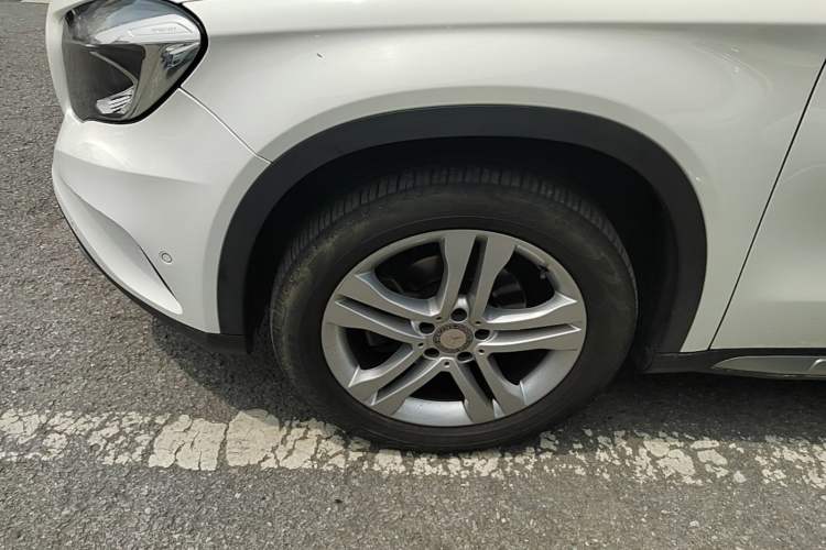 Used Mercedes-Benz GLA 2016 GLA 200 Sport Edition Left Front Wheel Hub
