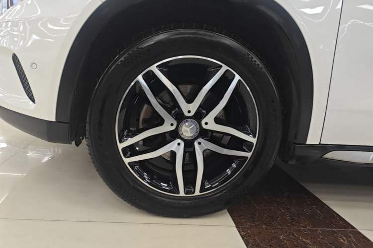 Used Mercedes-Benz GLA 2016 GLA 220 4MATIC Fashion Edition Left Front Wheel Hub