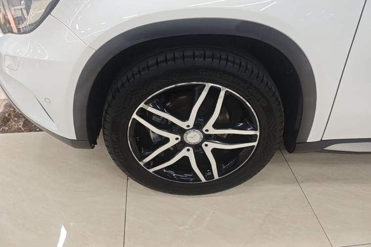 Used Mercedes-Benz GLA 2016 GLA 220 4MATIC Fashion Edition Left Front Wheel Hub