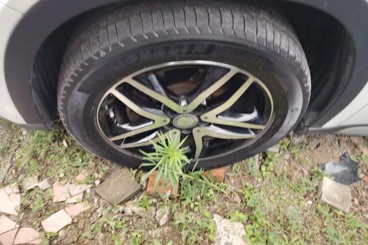 Used Mercedes-Benz GLA 2016 GLA 220 4MATIC Fashion Edition Left Front Wheel Hub