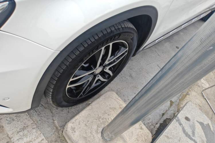 Used Mercedes-Benz GLA 2016 GLA 200 Fashion Model Left Front Wheel Hub