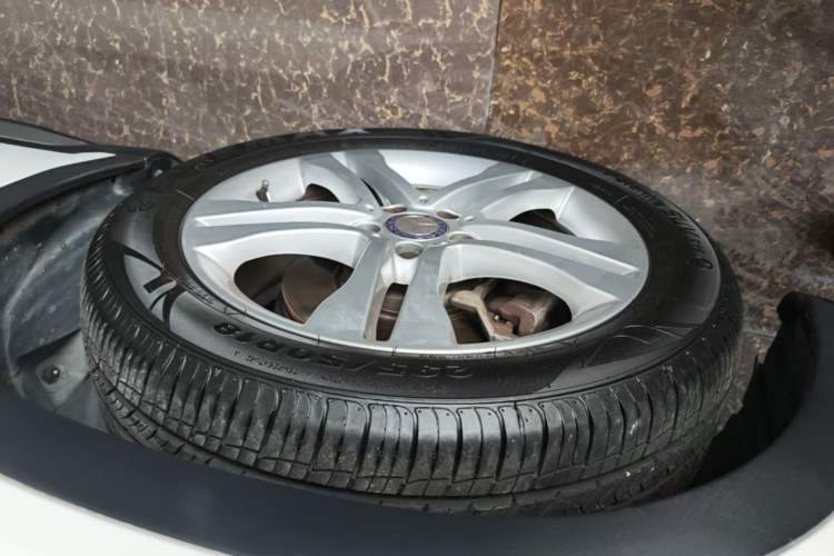Used Mercedes-Benz GLA 2016 GLA 200 Sport Edition Left Front Wheel Hub