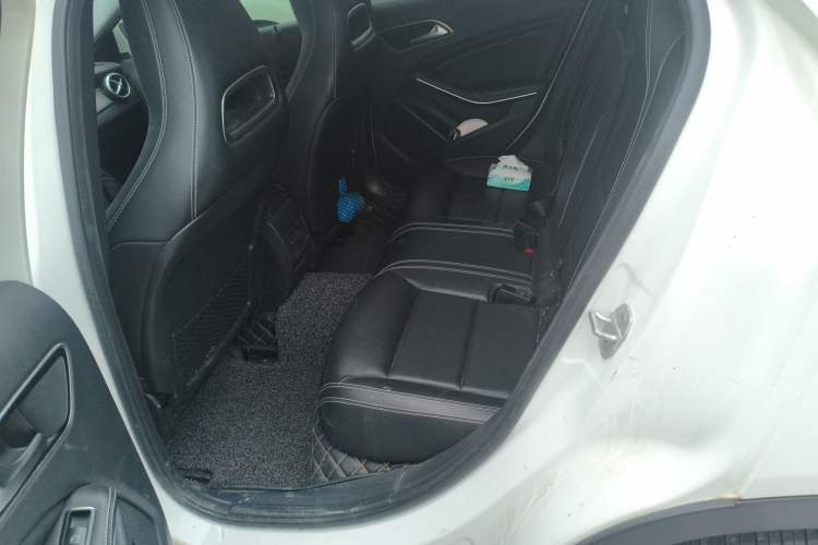 Used Mercedes-Benz GLA 2016 GLA 200 Fashion Model Left Rear Seat