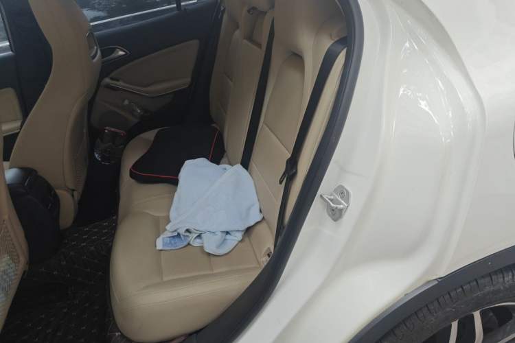 Used Mercedes-Benz GLA 2016 GLA 220 4MATIC Fashion Edition Left Rear Seat