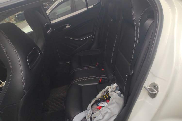 Used Mercedes-Benz GLA 2016 GLA 200 Fashion Model Left Rear Seat
