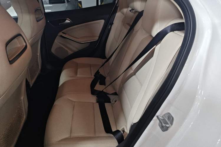 Used Mercedes-Benz GLA 2016 GLA 200 Sport Edition Left Rear Seat