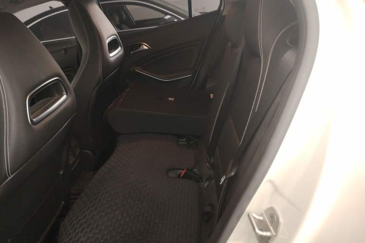 Used Mercedes-Benz GLA 2016 GLA 200 Sport Edition Left Rear Seat