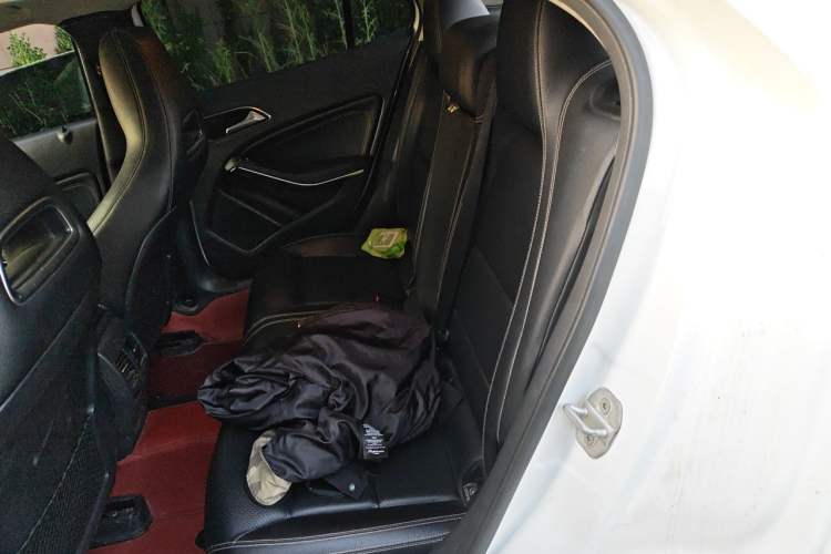Used Mercedes-Benz GLA 2016 GLA 200 Fashion Model Left Rear Seat