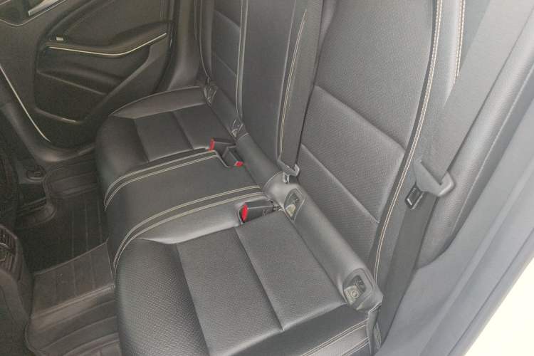 Used Mercedes-Benz GLA 2016 GLA 200 Fashion Model Left Rear Seat