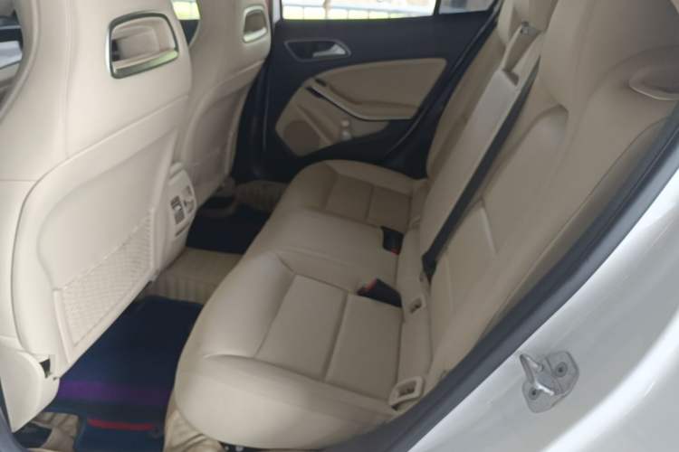 Used Mercedes-Benz GLA 2016 GLA 200 Fashion Model Left Rear Seat