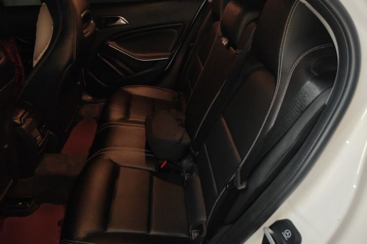 Used Mercedes-Benz GLA 2016 GLA 200 Fashion Model Left Rear Seat