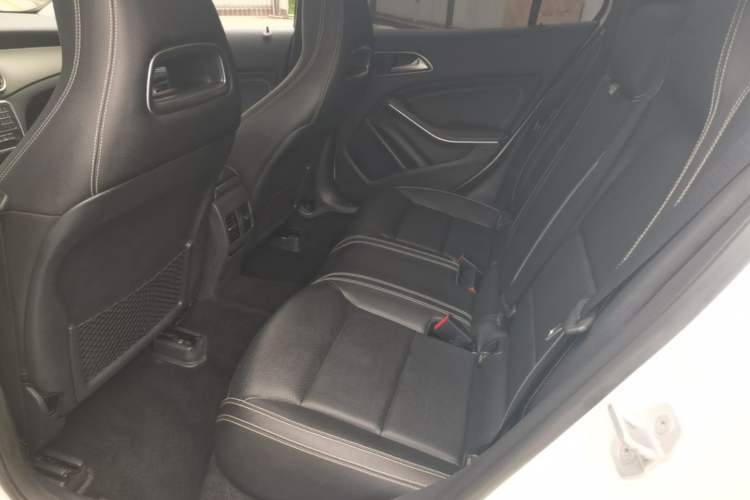 Used Mercedes-Benz GLA 2016 GLA 200 Fashion Model Left Rear Seat