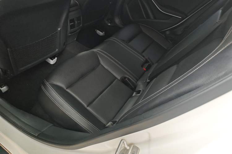 Used Mercedes-Benz GLA 2016 GLA 200 Fashion Model Left Rear Seat