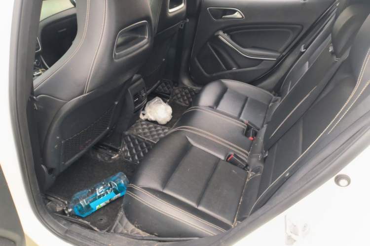 Used Mercedes-Benz GLA 2016 GLA 200 Fashion Model Left Rear Seat