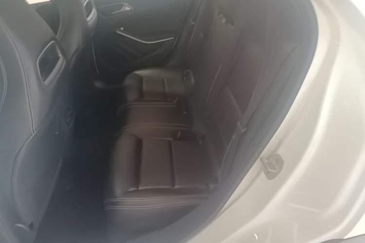 Used Mercedes-Benz GLA 2016 GLA 200 Fashion Model Left Rear Seat