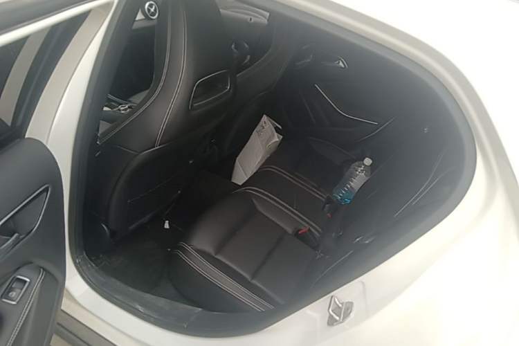 Used Mercedes-Benz GLA 2016 GLA 200 Fashion Model Left Rear Seat