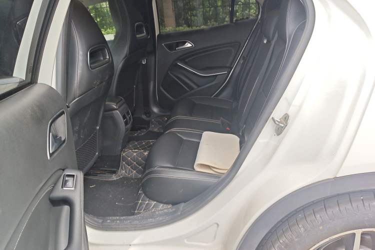 Used Mercedes-Benz GLA 2016 GLA 220 4MATIC Fashion Edition Left Rear Seat