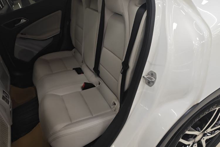 Used Mercedes-Benz GLA 2016 GLA 220 4MATIC Fashion Edition Left Rear Seat